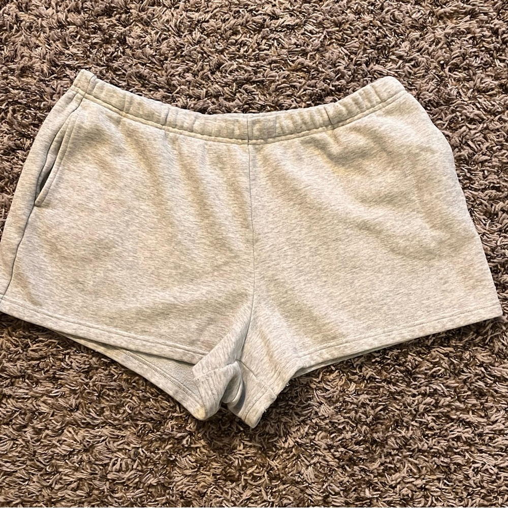 Fabletics women’s heather gray sweat shorts Large